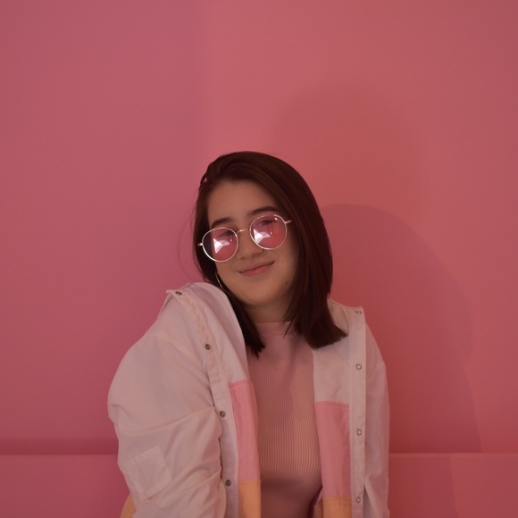 Meet your Posher, Alyssa - Picture 1 of 1